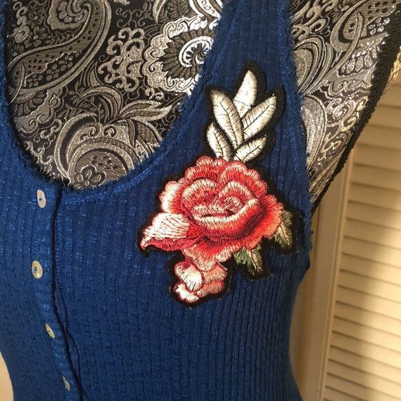Rose 🌹 Appliqué MIDI Stretch Dress in Undersea Blue. - Picture 4 of 8
